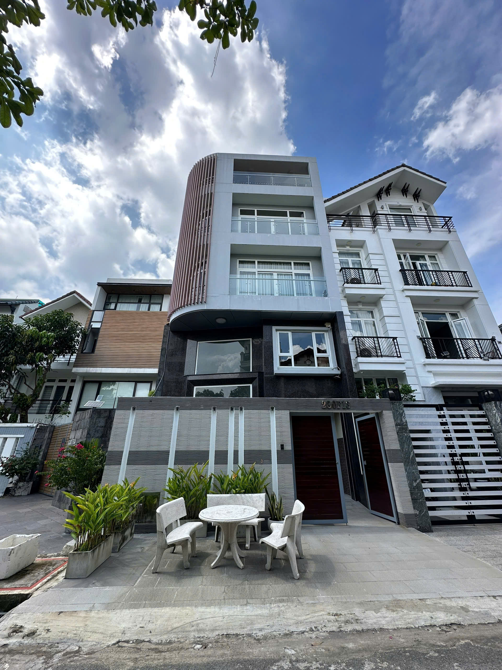 BÁN NHÀ MẶT TIỀN LƯƠNG ĐỊNH CỦA QUẬN 2 – DIỆN TÍCH LỚN, VỊ TRÍ ĐẮC ĐỊA BÁN NHÀ MẶT TIỀN LƯƠNG ĐỊNH CỦA QUẬN 2 – DIỆN TÍCH LỚN, VỊ TRÍ ĐẮC ĐỊA