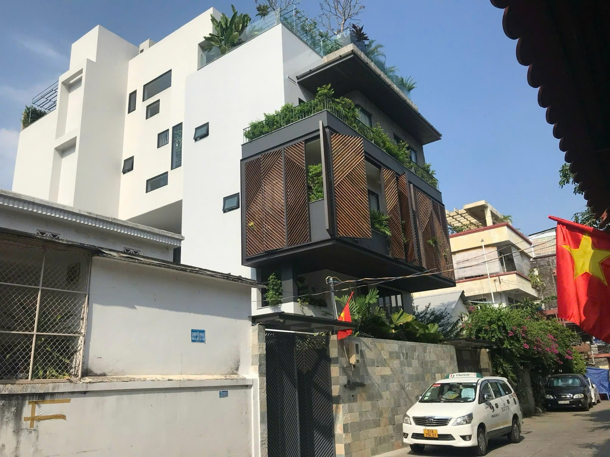 BÁN BIỆT THỰ HẺM TRẦN KHẮC CHÂN PHƯỜNG TÂN ĐỊNH QUẬN 1 – HẦM XE, HỒ BƠI RIÊNG, KẾT CẤU CAO CẤP GIỮA TRUNG TÂM. BÁN BIỆT THỰ HẺM TRẦN KHẮC CHÂN PHƯỜNG TÂN ĐỊNH QUẬN 1 – HẦM XE, HỒ BƠI RIÊNG, KẾT CẤU CAO CẤP GIỮA TRUNG TÂM.